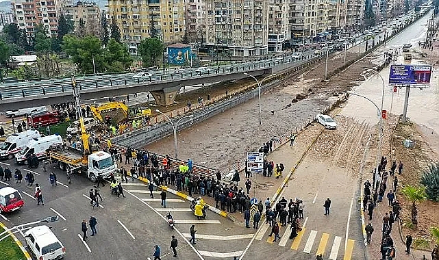 Olası durumlara karşı Abide Kavşağında önlem alındı