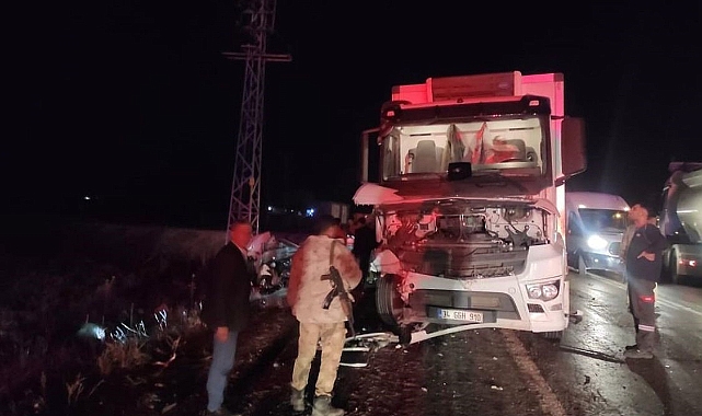 Otomobil ile kamyon çarpıştı: 1 yaralı
