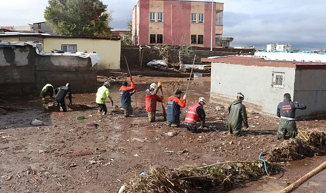 Sel felaketi: Aynı aileden 3'ü çocuk 4 kişi öldü