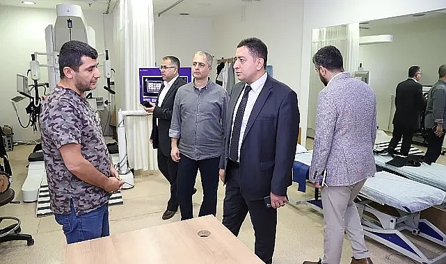 Solmaz, kentte hastaneleri incelemeye devam ediyor