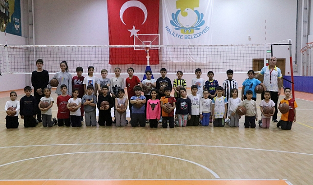 Sporla tanışan gençler Canpolat’a teşekkür ediyor