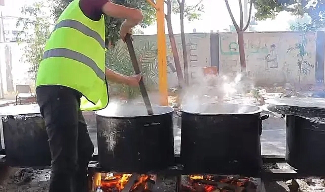 Urfa'dan Gazze'ye sıcak yemek desteği