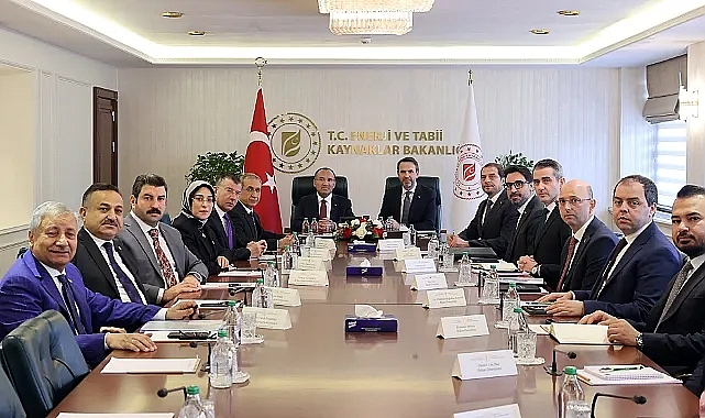 Urfa vekillerinden Enerji Bakanına ziyaret