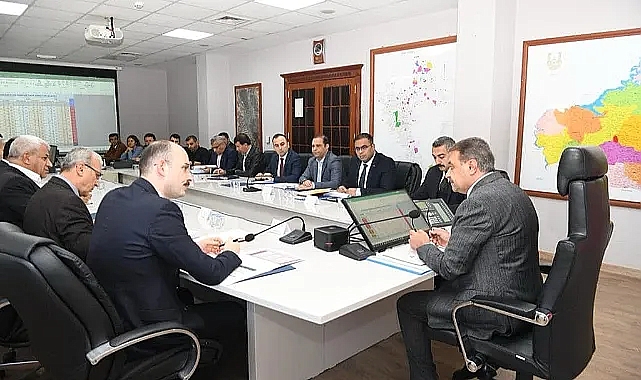 Valilikte yine deprem konutları ele alındı