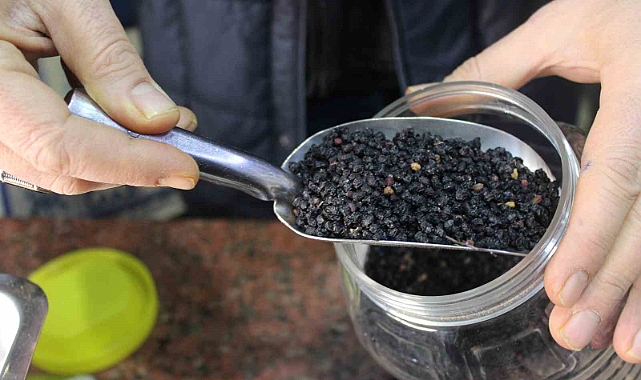 Aktar esnafından vatandaşlara ‘kara mürver’ tavsiyesi