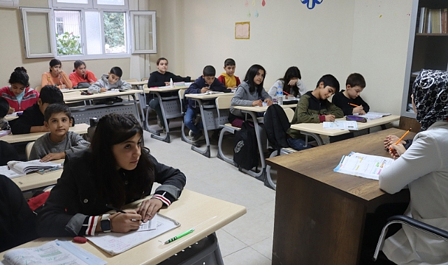 Anneler kursta, çocuklar kreşte