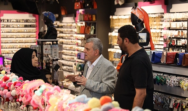 Beyazgül esnaf ve vatandaşla iç içe