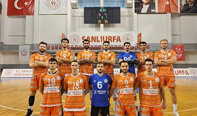 Hentbolda lideri devirdi, voleybolda zirve yarışı sürüyor