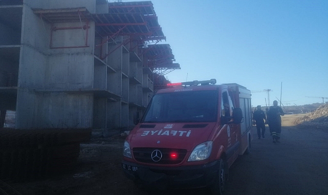 İnşaattan düşen işçi yaralandı