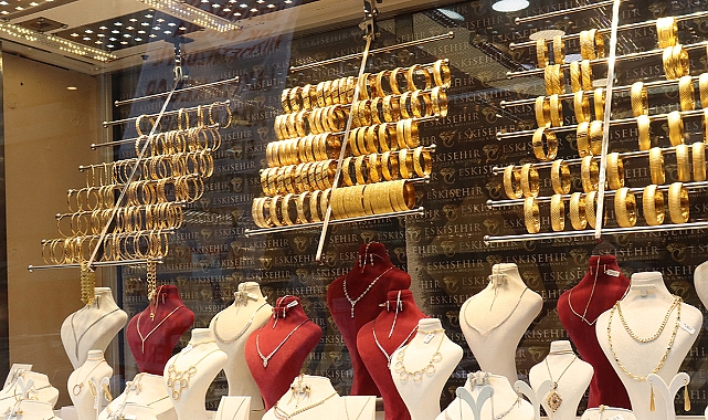 Kuyumcular altın ve döviz piyasasını değerlendirdi