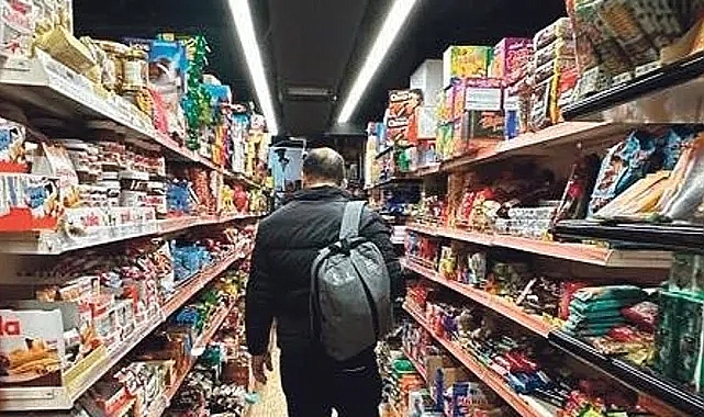Marketlerde cep yakan etiket mesaisi