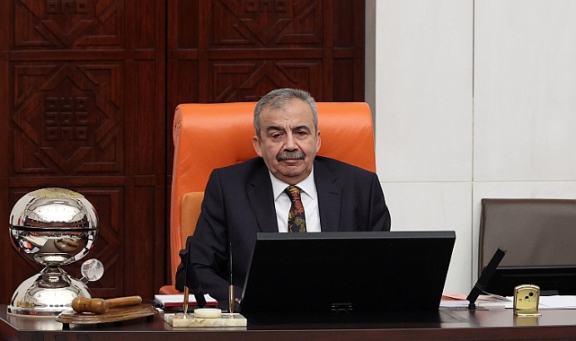 Sırrı Süreyya Önder TBMM'de rahatsızlandı