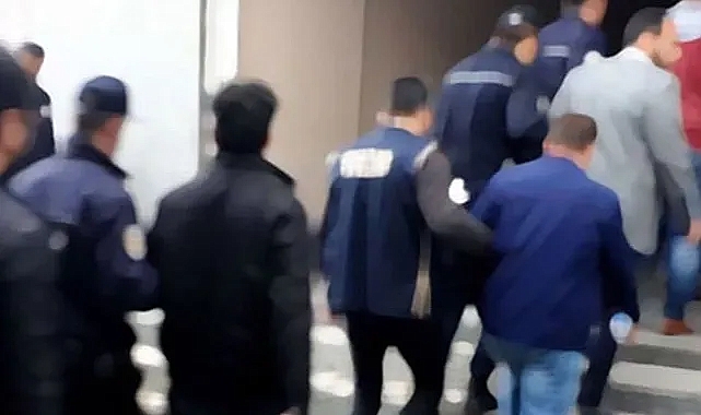 Urfa'da 63 adrese operasyon: 74 gözaltı