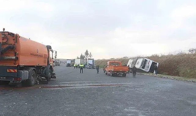 Urfa'da yolcu otobüsü ile TIR çarpıştı