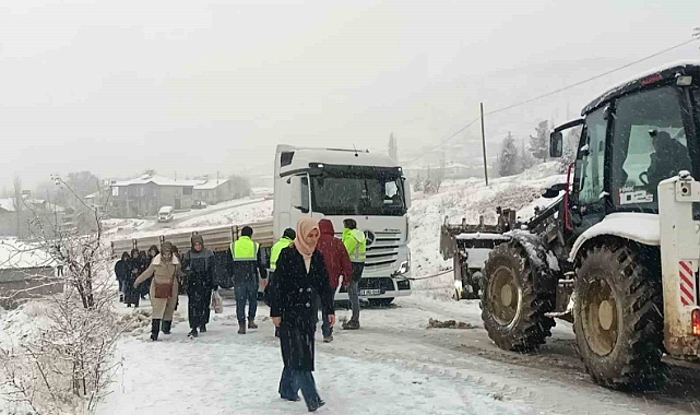 Yollar beyaza büründü