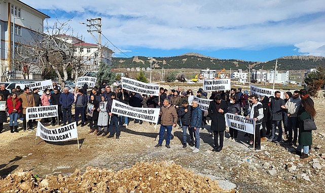 32 kişinin hayatını kaybettiği binanın müteahhidine tepki