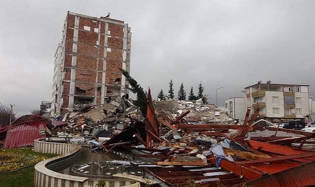 37 kişinin öldüğü Zümrüt Apartmanı iddianamesi kabul edildi