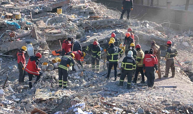 Depremde 100 kişiye mezar olan Hisami Apartmanı davasında 3 tutuklama