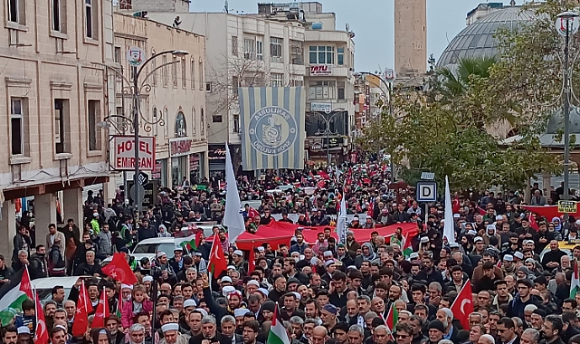 Gazze’ye acil ateşkes yürüyüşü düzenlendi