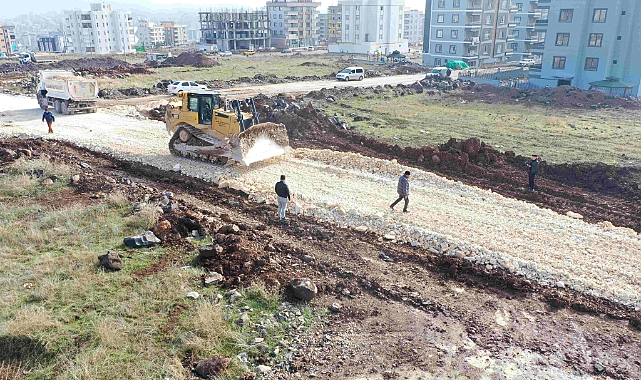 Karaköprü'de yol çalışmaları devam ediyor