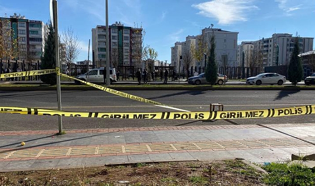 Parkta başlayan tartışma kanlı bitti: 2 kişi silahla yaralandı