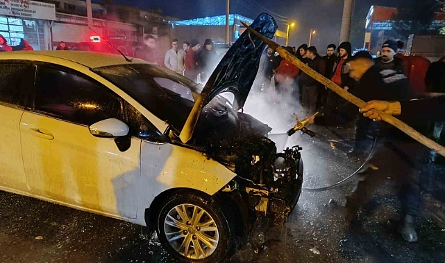 Tamir için sanayi sitesine bırakılan otomobil yandı
