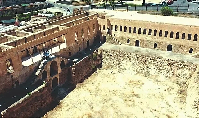 Tarihi Millet Hanı yarım asırdır kurtarılmayı bekliyor