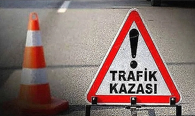 Urfa'da kamyon ile otomobil çarpıştı: 3 yaralı
