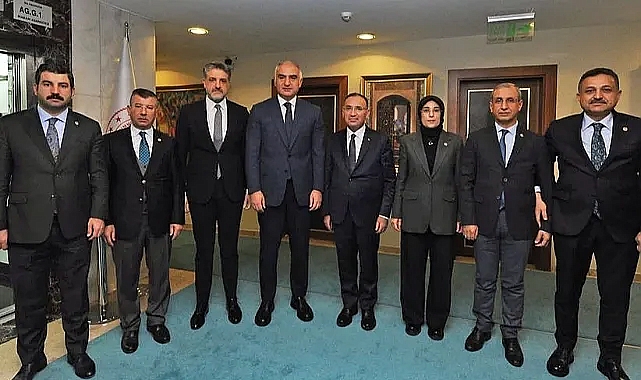 Urfa milletvekilleri, Bakan Ersoy ile bir araya geldi