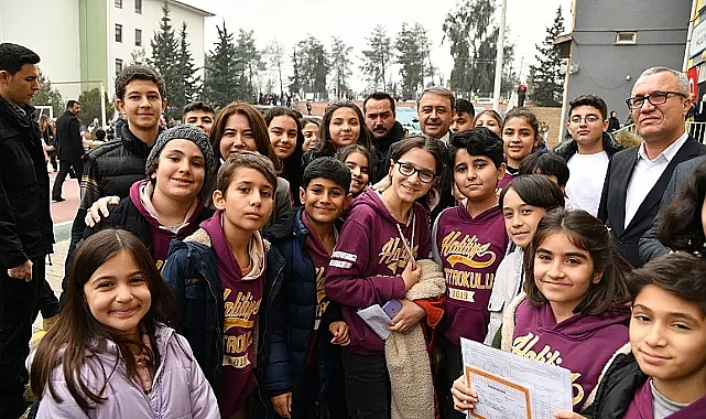 Vali Şıldak, karne dağıtım törenine katıldı