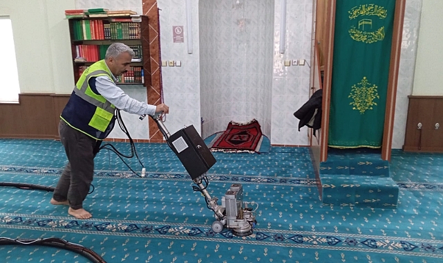 VİRANŞEHİR BELEDİYESİNDEN CAMİLERDE TEMİZLİK ÇALIŞMASI