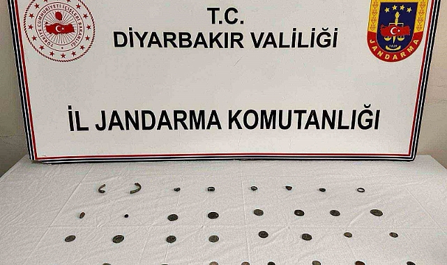 33 adet tarihi obje satmaya çalışan 3 şüpheli yakalandı