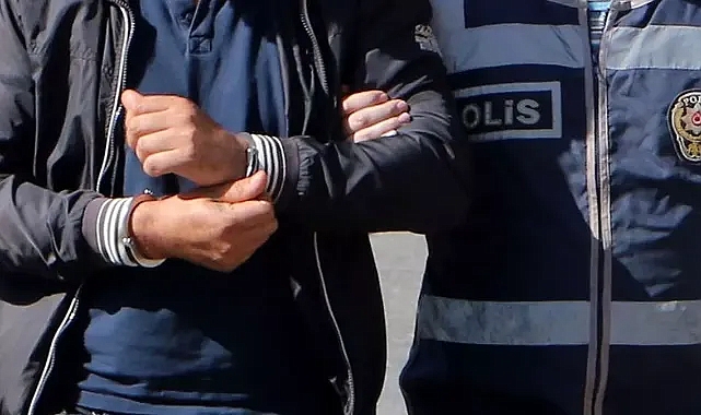 Bilişim suçlarından aranması olan şahıslara operasyon