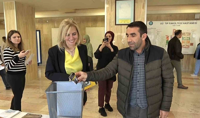 Kitaplar sayesinde 1 günlüğüne sigarayı bıraktılar