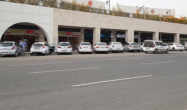 Miting nedeniyle o cadde trafiğe kapatıldı
