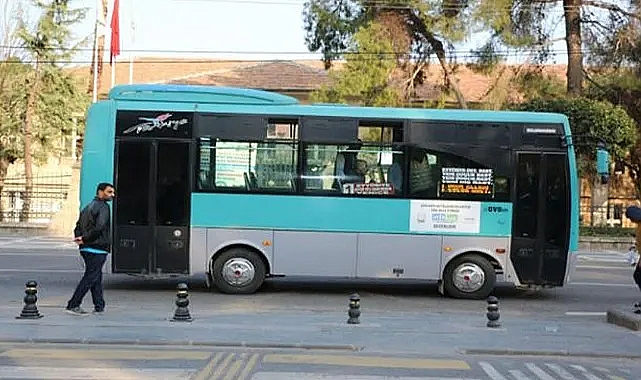 Otobüs kadına çarptı
