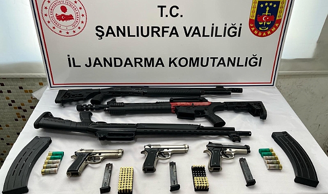 Silah kaçakçısına operasyon! Evde cephanelik çıktı!