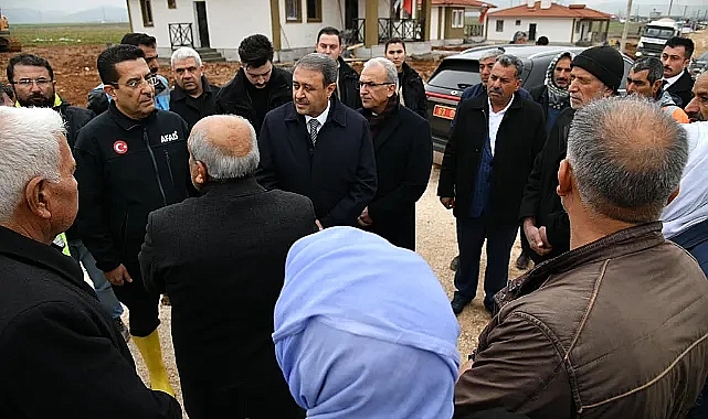 Vali Şıldak, deprem konutlarını inceledi