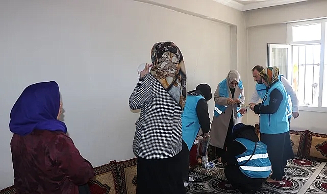 Yetim çocukların yüzü güldürüldü
