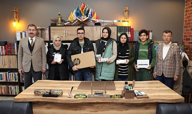 Baydilli'den online sınavda başarılı olan öğrencilere ödül