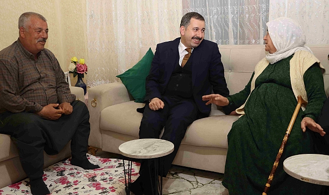 Baydilli vatandaşlara yeni dönemdeki Karaköprü'yü anlatıyor