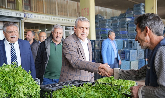 Cumhur İttifakı’nın Yüz AK’ı Beyazgül, kentte sıkılmadık el bırakmıyor