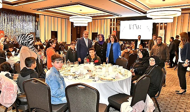 Vali Şıldak, iftarda özel insanlarla buluştu
