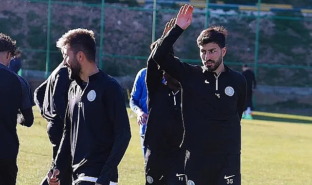 3 futbolcuyla yollar ayırdı