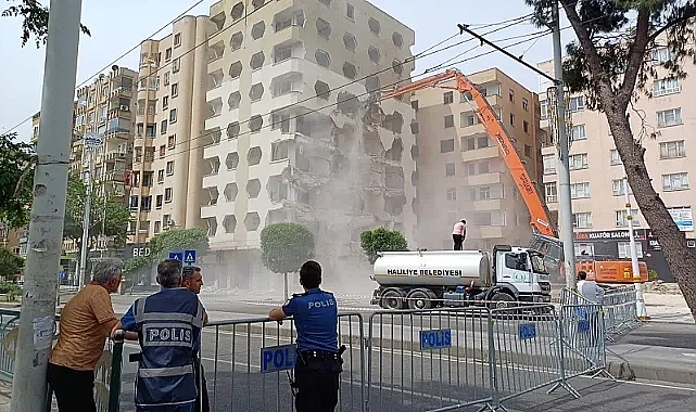 36 yıllık acı-tatlı anılar yerle bir oldu