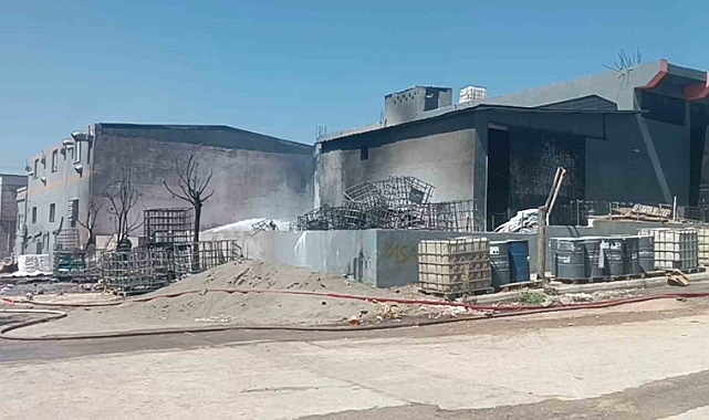Boya fabrikasında yangın