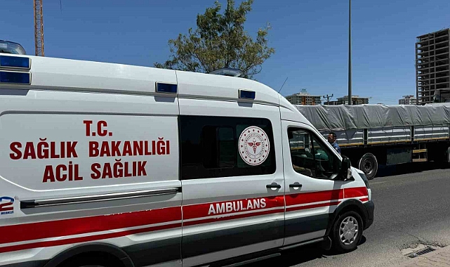 Otomobilde fenalaşan genç kız hastaneye kaldırıldı