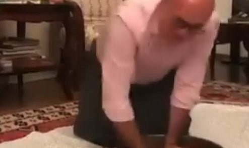 Tanal, çiğ köfte yoğurarak Tutdere'ye cevap verdi