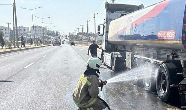 Yakıt yüklü tanker alev aldı