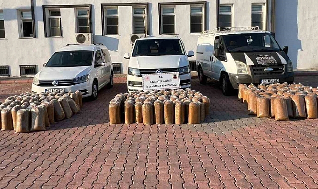 1,5 ton kaçak tütün ele geçirildi: 3 gözaltı